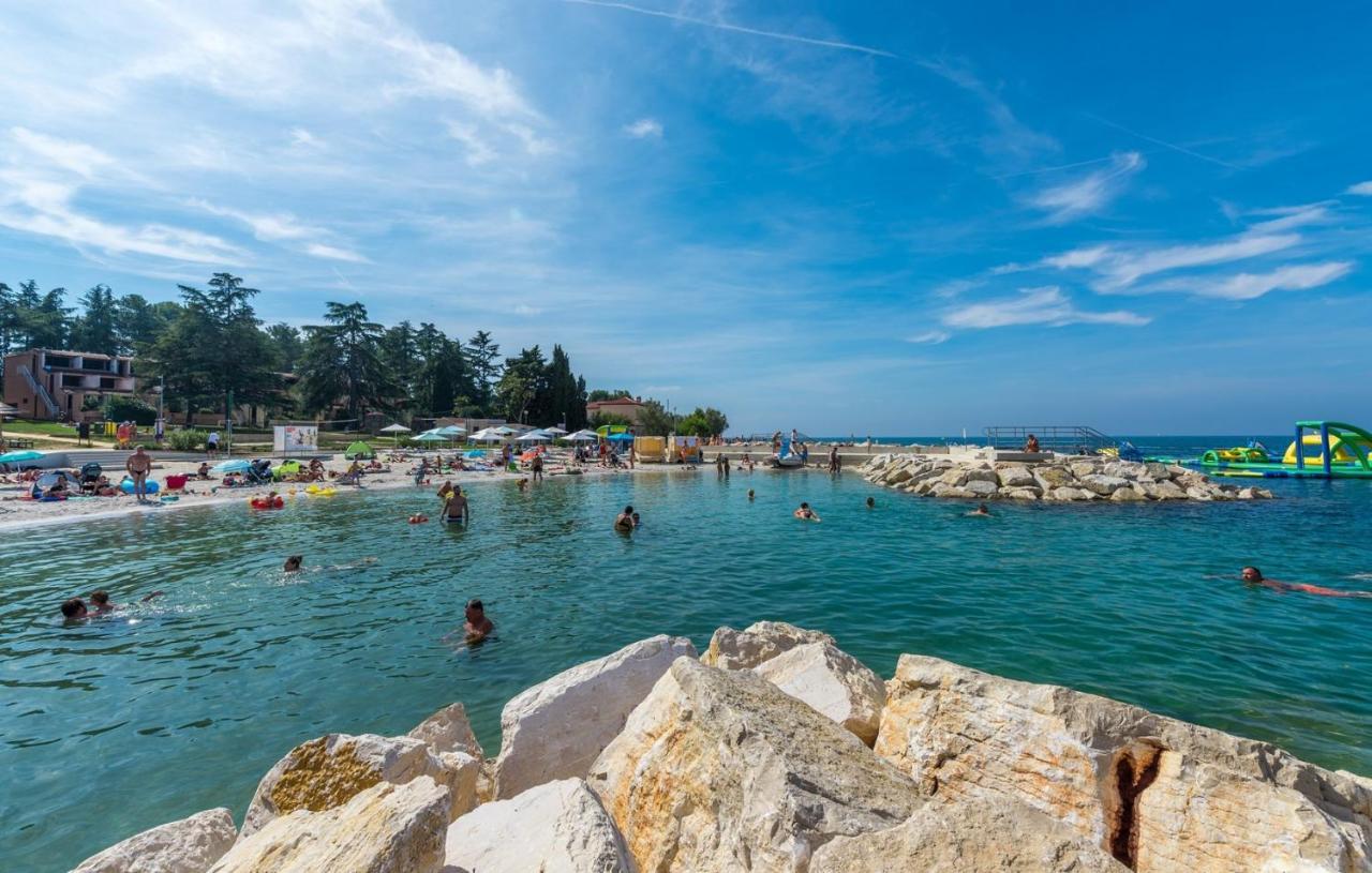 Apartment Complex Iris Poreč Exteriör bild