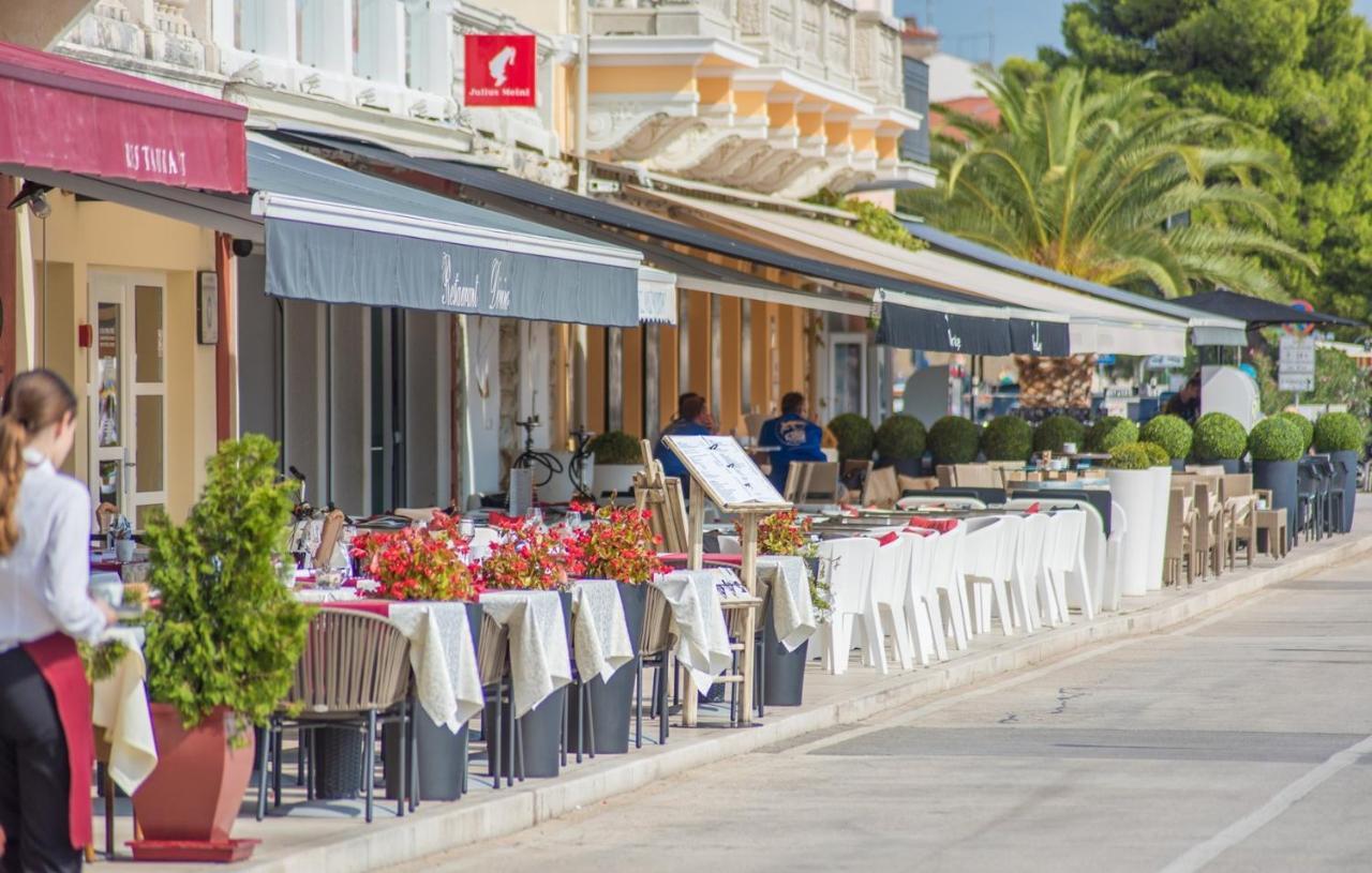 Apartment Complex Iris Poreč Exteriör bild