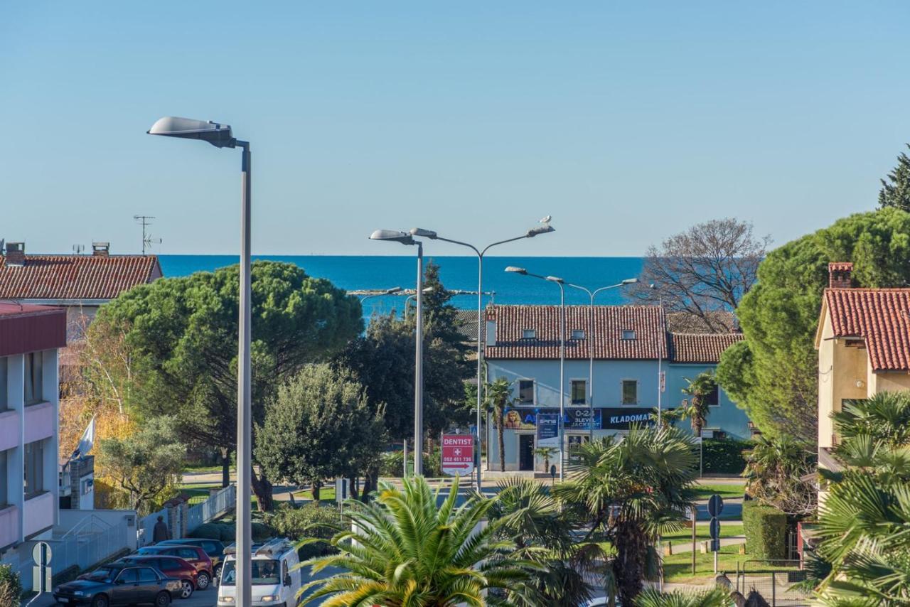 Apartment Complex Iris Poreč Exteriör bild