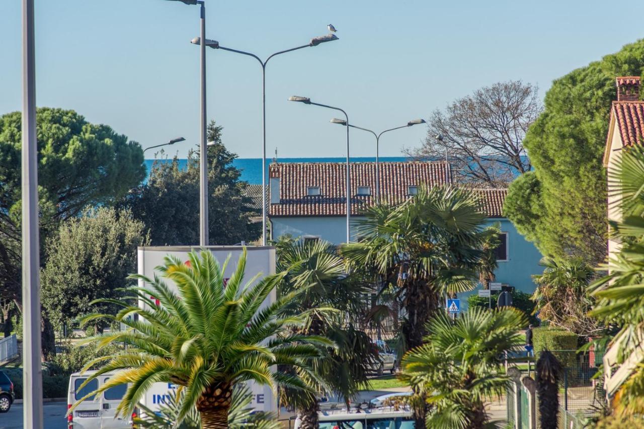 Apartment Complex Iris Poreč Exteriör bild